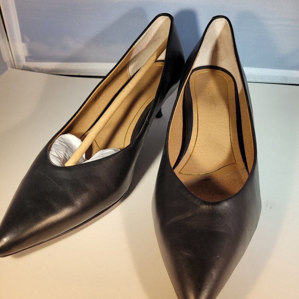 Vionic Josie Kitten Heel Pumps